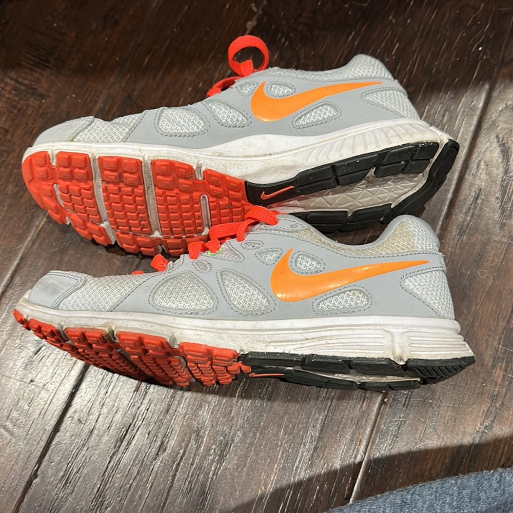 mens orange nike tennis shoes